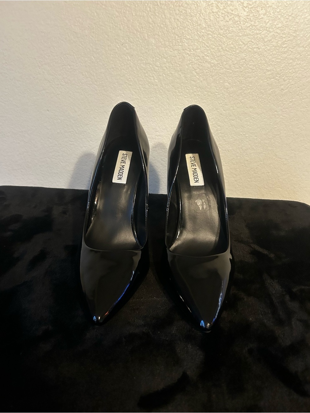 Steve Madden Black Patent Pointed Toe Pumps